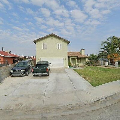 9808 Buzz St, Lamont, CA 93241