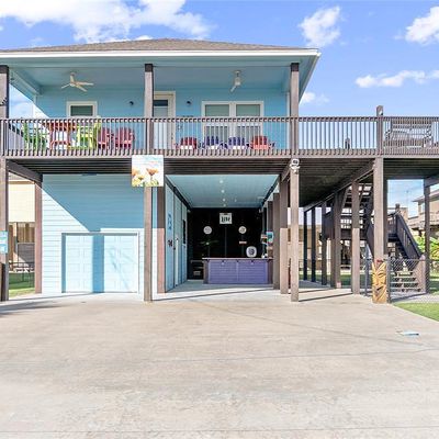 984 Crane Ln, Port Bolivar, TX 77650