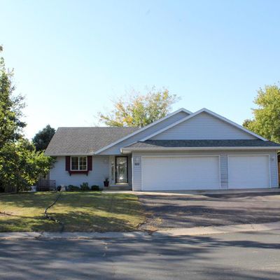 988 7 Th Ave Nw, Hutchinson, MN 55350