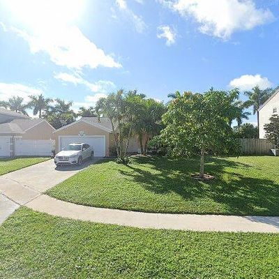 9918 Moss Pond Dr, Boca Raton, FL 33496