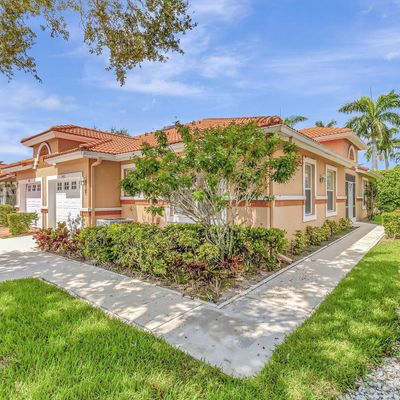 9928 Seacrest Circle, Boynton Beach, FL 33437