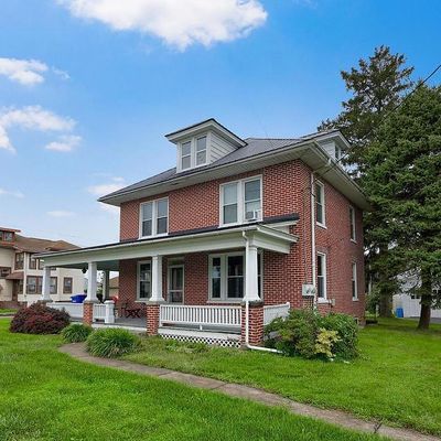 995 W Main St, New Holland, PA 17557