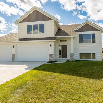 996 Mallard Ln, Belle Plaine, MN 56011