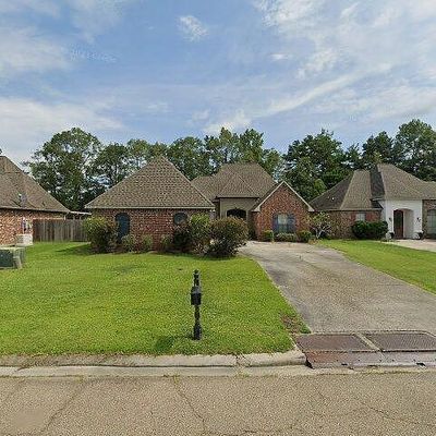 9965 Chanel Dr, Denham Springs, LA 70706