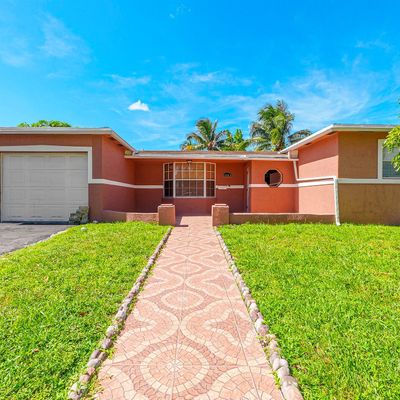 Address Withheld, Lauderdale Lakes, FL 33309