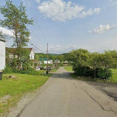 Maple St, Smithfield, PA 15478