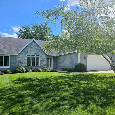 N22 W26677 Shooting Star Rd, Pewaukee, WI 53072