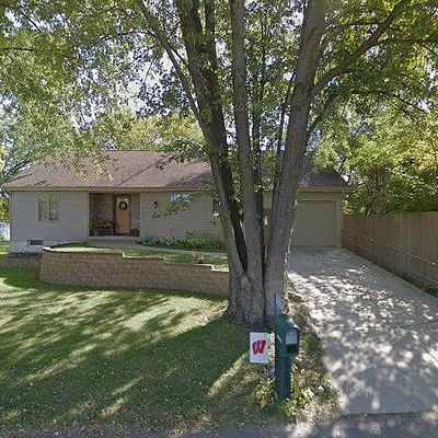 N2094 Vets Ln, Fort Atkinson, WI 53538