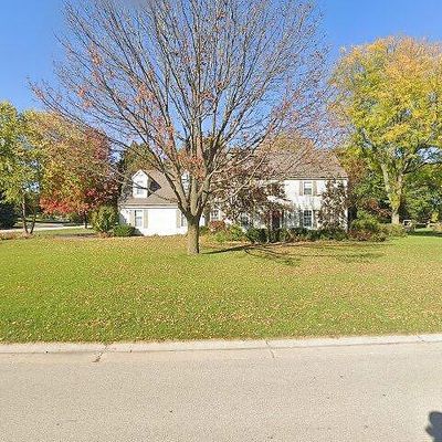 N31 W23696 Rough Hill Rd, Pewaukee, WI 53072