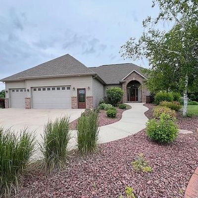 N6393 Tradewinds Cir, Beaver Dam, WI 53916