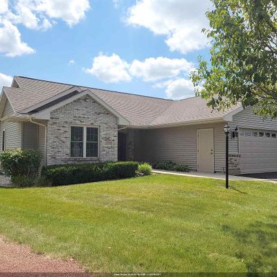 N6557 Westwind Dr, Fond Du Lac, WI 54937