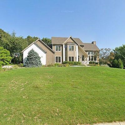 N66 W13356 Crestwood Dr, Menomonee Falls, WI 53051