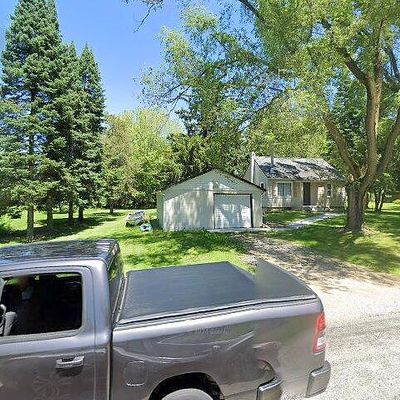 N72 W39748 Lang Rd, Oconomowoc, WI 53066