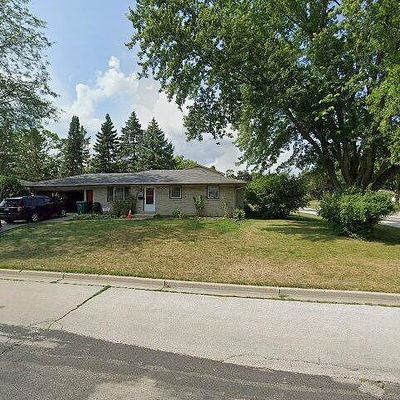 N87 W17896 Shepherd Dr, Menomonee Falls, WI 53051