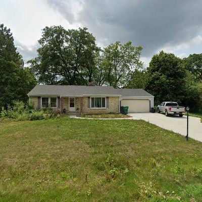 N89 W13737 Bonnie Ln, Menomonee Falls, WI 53051