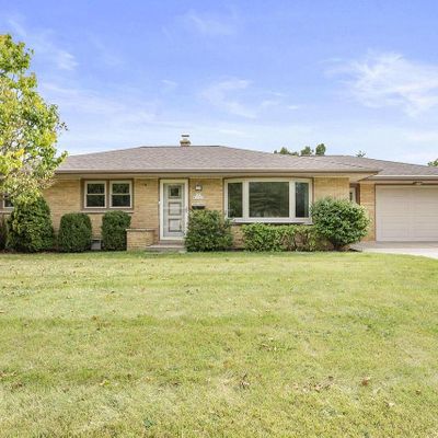 N89 W15709 Cleveland Ave, Menomonee Falls, WI 53051