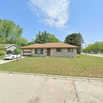 N91 W17426 St Regis Dr, Menomonee Falls, WI 53051