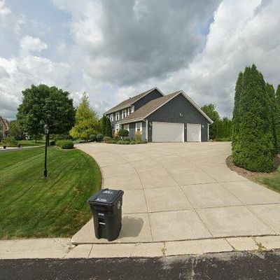 W127 N6541 Blue Spruce Ct, Menomonee Falls, WI 53051