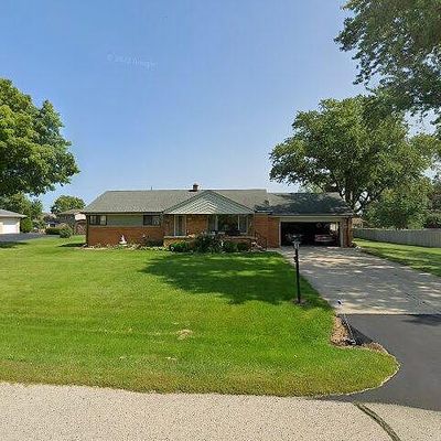 W152 N7144 Westwood Dr, Menomonee Falls, WI 53051