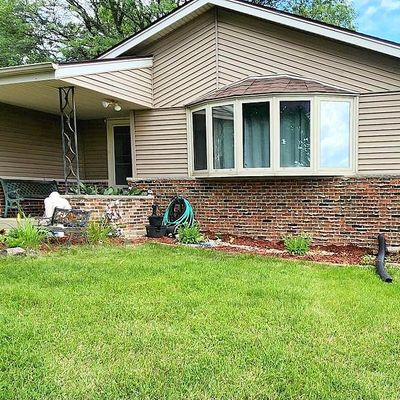 W165 N9520 Lexington Dr, Menomonee Falls, WI 53051