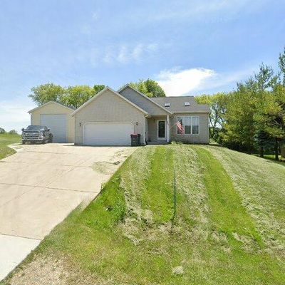 W2417 Julianne St, Oconomowoc, WI 53066