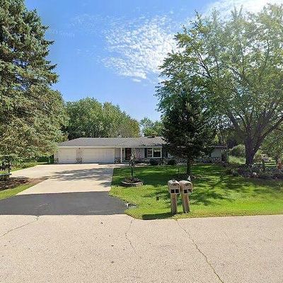 W299 S3074 Ridgewood Dr, Waukesha, WI 53188