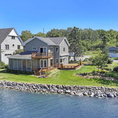 W3964 S Shore Drive, Lake Geneva, WI 53147