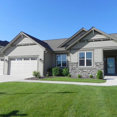 S54 W25503 Pebble Brook Ct, Waukesha, WI 53189