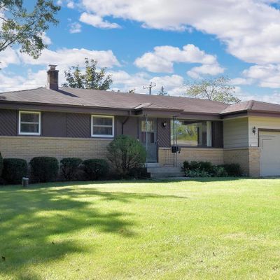 S66 W12437 Somerset Dr, Muskego, WI 53150