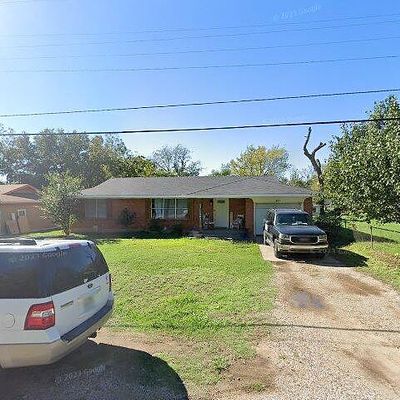 106 College St, Joshua, TX 76058