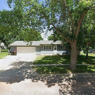 108 E Glenwood Dr, Brandon, SD 57005