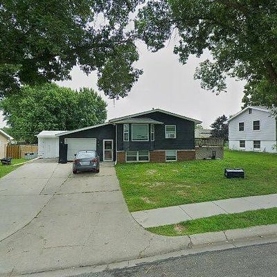 109 Linnwood Ln, Norfolk, NE 68701