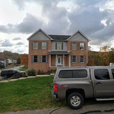 111 Edgewood Dr, New Stanton, PA 15672