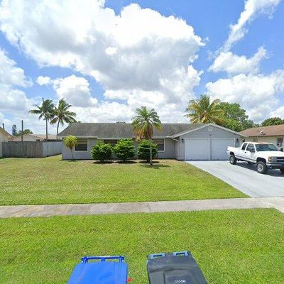 111 Malaga St, Royal Palm Beach, FL 33411