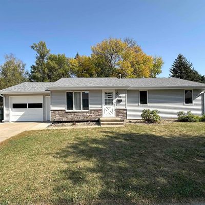 1112 N Lindale St, Luverne, MN 56156