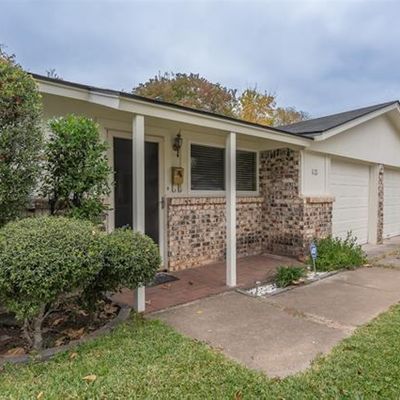 1121 Belle St, Bedford, TX 76022