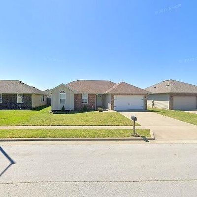 1135 S Arcadia Ave, Springfield, MO 65804