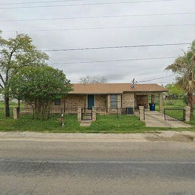 1005 E Westmeyer St, Poth, TX 78147