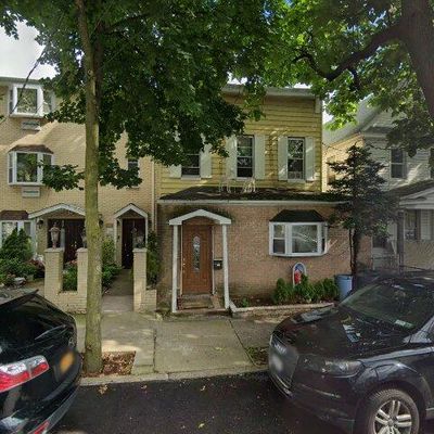 10240 86 Th Rd, Richmond Hill, NY 11418