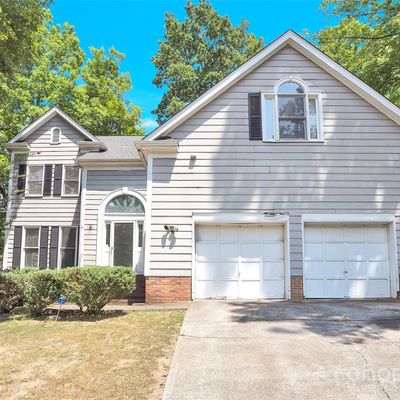 1215 Long Paw Ln, Charlotte, NC 28214