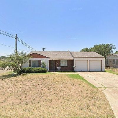 124 Poplar St, Levelland, TX 79336