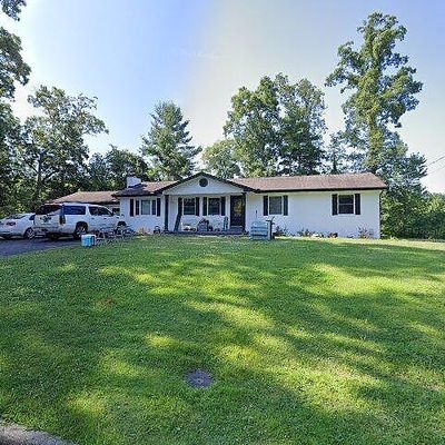 130 Hilltop Dr, Oneida, TN 37841