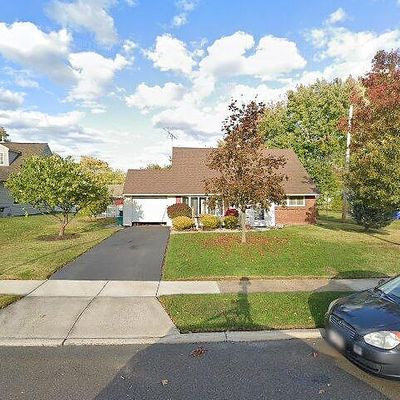 131 Hedge Rd, Levittown, PA 19056