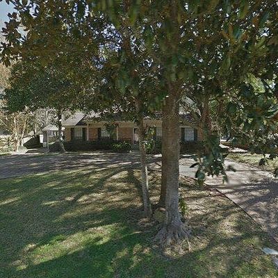 1313 Green Briar Dr, Huntsville, TX 77340