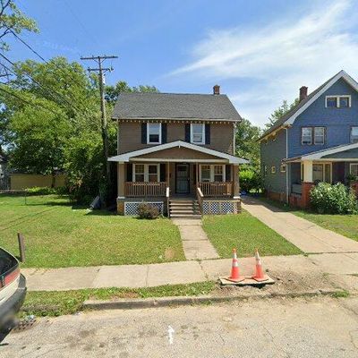 1317 Hampton Rd, Cleveland, OH 44112