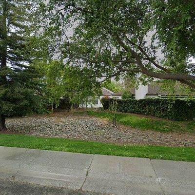 1317 Hawthorne Ct, Dixon, CA 95620