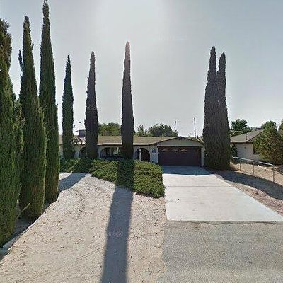 13245 Skiomah Rd, Apple Valley, CA 92308