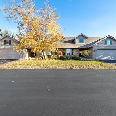 115 Deer Ridge Dr, West Bend, WI 53095