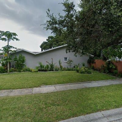 1161 Breeze Dr, Largo, FL 33770