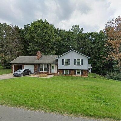 147 Cricket Ivy Ln, North Wilkesboro, NC 28659